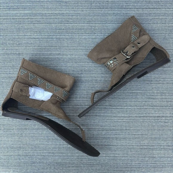 NEW STEVE MADDEN Studded Toe Post Ankle Bootie Brown Suede Size 7.5 - Picture 2 of 7